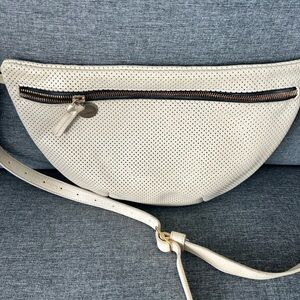 Clare v Fanny bag
